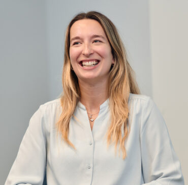 Pippa Davis headshot